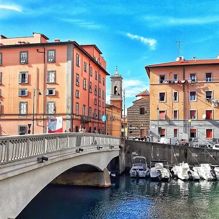 La Torretta Sul Porto - Parcheggio Gratuito Livorno