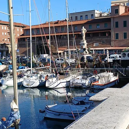 La Torretta Sul Porto - Parcheggio Gratuito Livorno